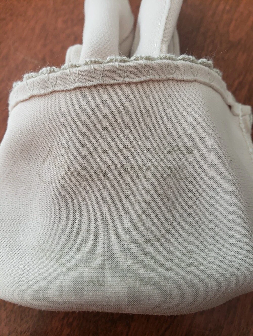 Vtg Crescendoe Caresse Ivory/Cream Wrist Gloves with Scallop Trim Size: 7 (S)